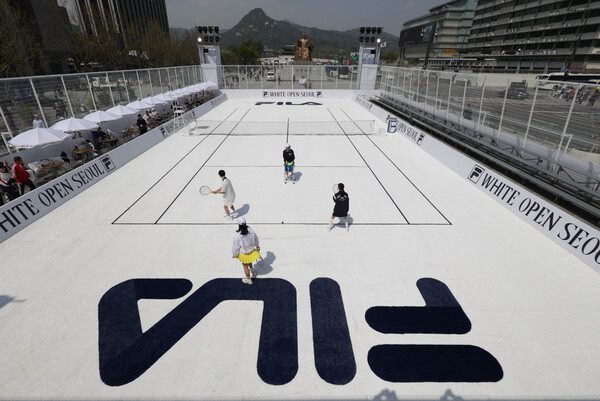 휠라코리아가 7, 8일 양일간 서울 광화문 광장(육조마당, 놀이마당)에서 신개념 테니스 축제 ‘2023 화이트오픈 서울(2023 WHITE OPEN SEOUL)’이 성황리에 막을 내렸다. [휠라]