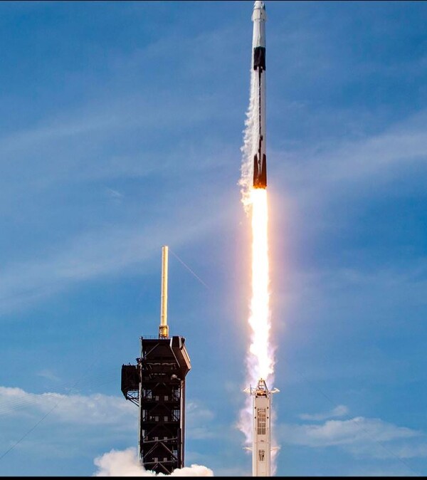 스페이스X 팔콘 9 [www.spacex.com]